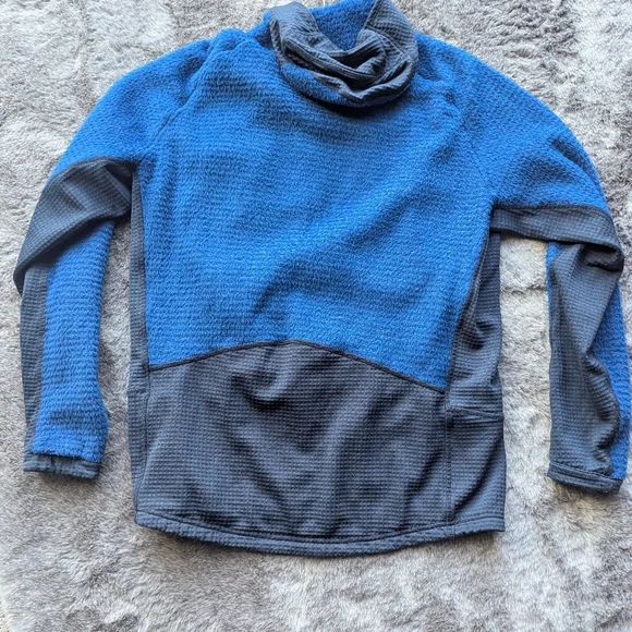 Blue and Gray Hooded Sweater - Picture 5 of 5